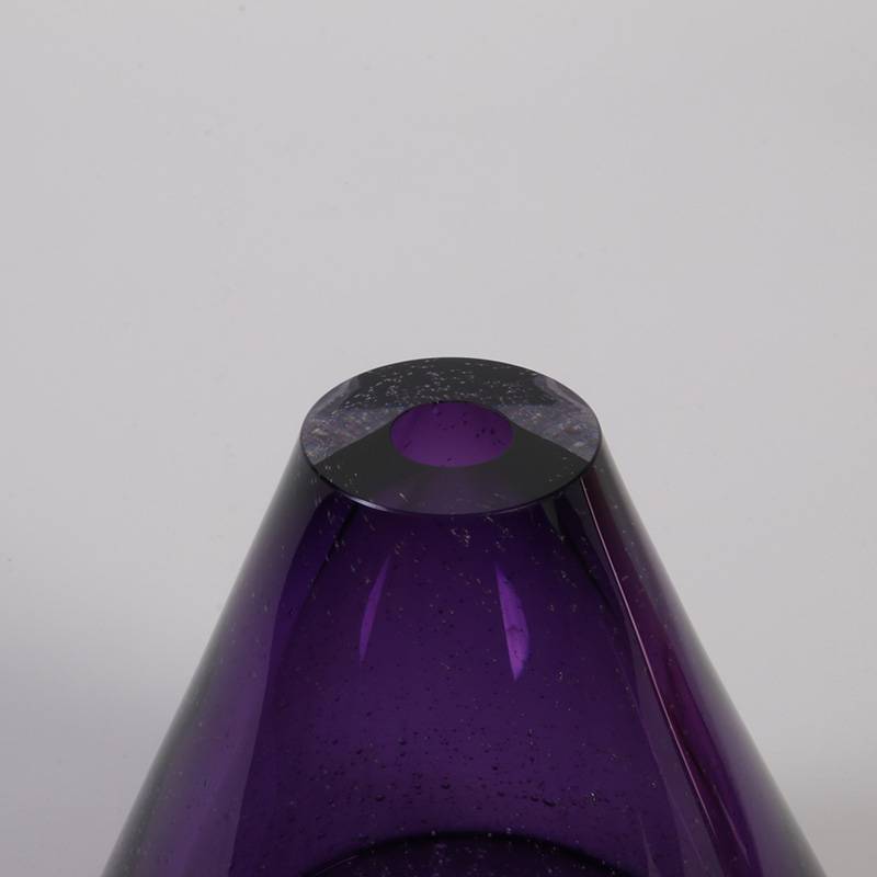 DenkendAan herdenking vaas Purple rain detail